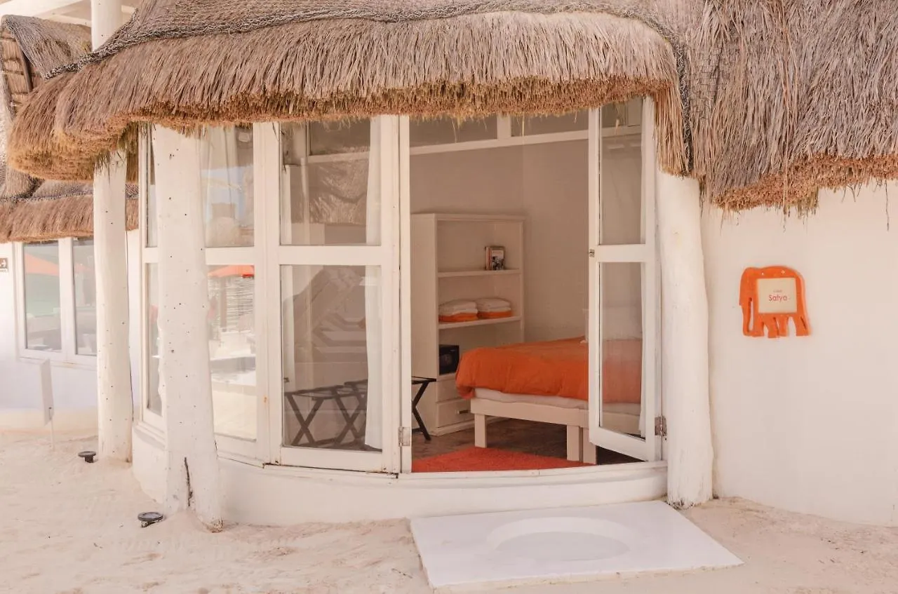 Shambala Petit Hotel Tulum 4*,